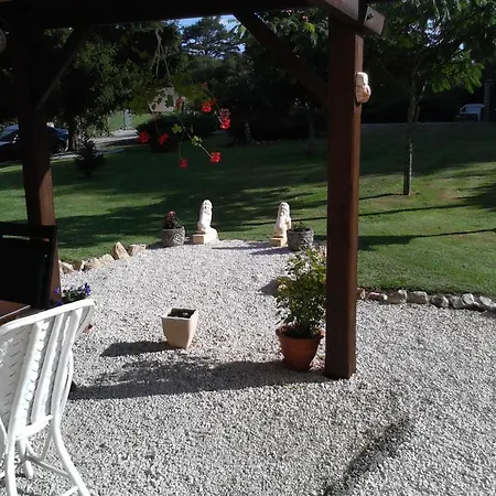 Les Chenes Bed & Breakfast
