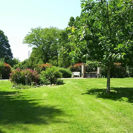 Les Chenes Le-Vieux-Cerier
