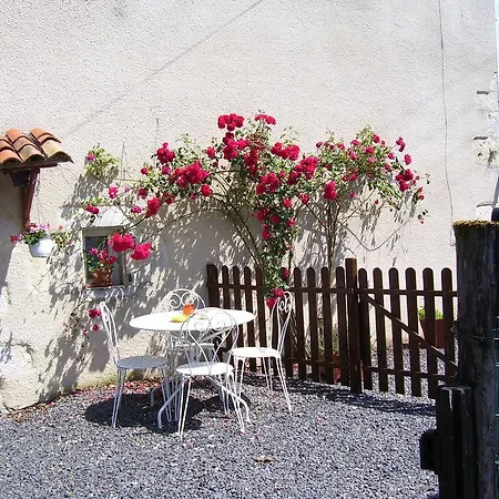 Couette-café Les Chenes Le-Vieux-Cerier