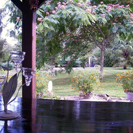 Bed & Breakfast Les Chenes Le-Vieux-Cerier